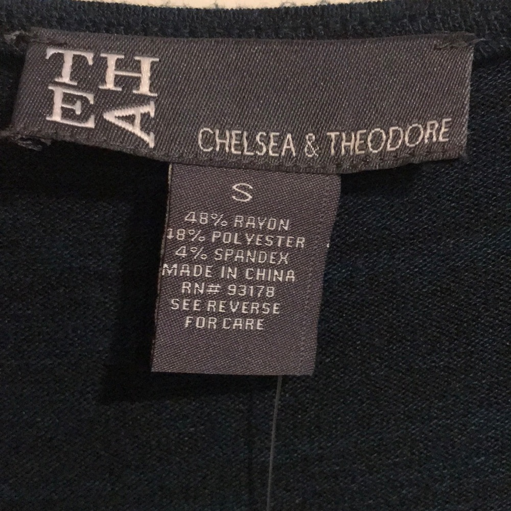 Chelsea & Theodore faux wrap dress - Picture 3 of 4